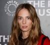 “Elle savait pas quoi porter ?”, “Qu’on vire sa styliste” : Maya Hawke (Stranger Things) ose la naked dress… Et se prend une raclée par Internet