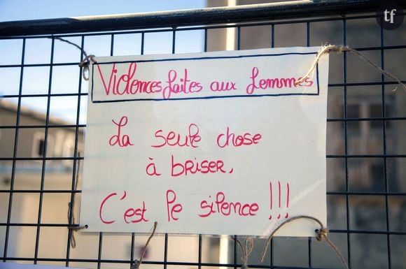 Un homme l'aurait abordée pour lui proposé une relation sexuelle. Face à son refus, il se serait jeté sur elle et l'aurait agressée sexuellement.