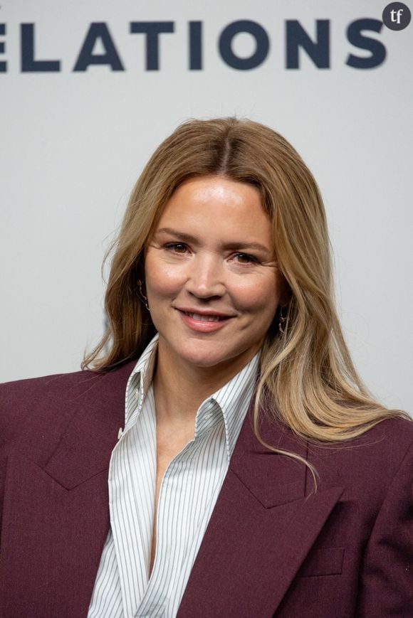 "Même ses pieds sont beaux" : au comble du glamour à 48 ans, Virginie Efira sidère les internautes sur ces nouvelles photos