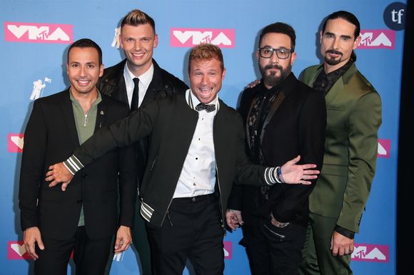 "Il a refusé de porter un préservatif", "cela a causé un cancer de l'utérus" : ce célèbre chanteur des années 90 est accusé de viols