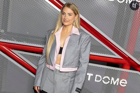 À 32 et 33 ans, la chanteuse et l'acteur accueillent leur troisième enfant, Mikey Moon Trainor.