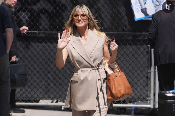 Le magazine a dévoilé des photos du shooting sur les réseaux sociaux, le 7 août.