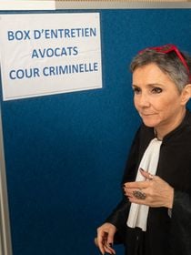 "J'ai eu un mal de dos terrible durant la défense", témoigne l'avocate de Dominique Pelicot, et ça fait beaucoup réagir les internautes