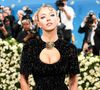 "Femme fatale", "diva" "si glamour !" : Sydney Sweeney fascine en sex symbol des années 50 dans ces photos exceptionnelles
