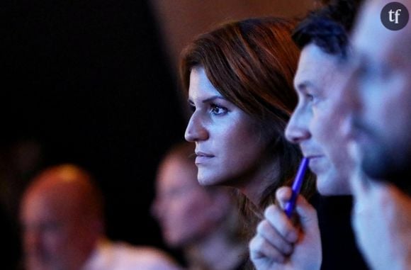 L'ex ministre de l'égalité pose pour Playboy ? Elle est insultée et considérée comme "indigne". Elle porte des tenues trop décolletées à l'Assemblée nationale ? Les mêmes noms d'oiseaux rétrogrades fusent. Récemment, elle apparaissait lors d'un salon de femmes entrepreneuses et, pour le simple fait d'être enceinte et de porter une tenue large, se voyait qualifiée "d'éléphant", source d'insultes grossophobes très décomplexées, et de "cachalot". Une misogynie en bonne et due forme.