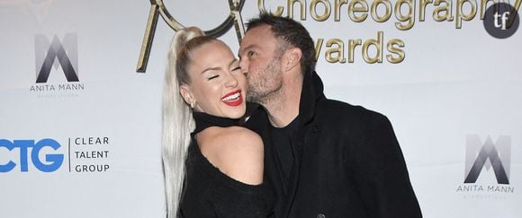 Aujourd’hui, Brian Austin Green semble filer le parfait amour auprès de Sharna Burgess, une danseuse professionnelle de 12 ans sa cadette, avec qui il a accueilli un petit garçon en 2022.