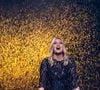 La chanteuse de 28 ans prend du bon temps avec des amis après avoir fêté ses fiançailles avec Florian Rossi, le 20 juin.
