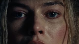 "C'est 50 Nuances de Grey ?", "Trop sexuel", "On dirait un clip" : Les Hauts du Hurlevent avec Margot Robbie se fait démolir par les internautes, des premières images très controversées