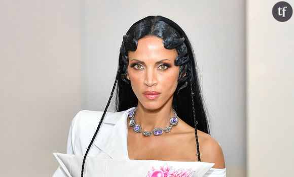 Noémie Lenoir évoque sa tentative de suicide

"L'addiction c'est un cri. Cette colère, je l'avais depuis très longtemps déjà, puisque chez moi ça n'allait pas. J'avais un papa alcoolique, une maman qui était en dépression. Je me suis battue contre ça et pour anesthésier tout ça, je consommais de l'alcool", raconte la mannequin et actrice.