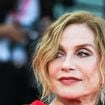 Fashion faux pas ou diva absolue ? Isabelle Huppert sidère les internautes à la Fashion Week