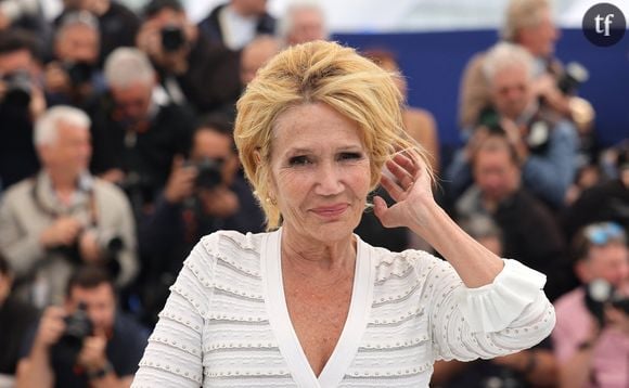 "30 ans d'écart !" : Clémentine Célarié, 67 ans, assume son couple très controversé et dénonce du "sexisme"