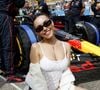 "Pourquoi ça en dérange tant certains ?" : cette chanteuse hyper glamour aime les femmes, et les internautes célèbrent son coming out