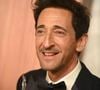 Adrien Brody avait embrassé Halle Berry à pleine bouche sur la scène des Oscars en 2003, lors de son dernier sacre - l'actrice elle aussi avait remporté une statuette cette année-là, et remettait le précieux sésame à l'acteur. Embrassé ou plutôt... Embrassé de force ? Dans ce cas là, c'est une agression sexuelle.