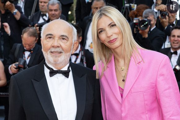 "Elle n'a pas 15 ans !" : Gerard Jugnot en couple avec Patricia Campi de 30 ans sa cadette, il se justifie en interview