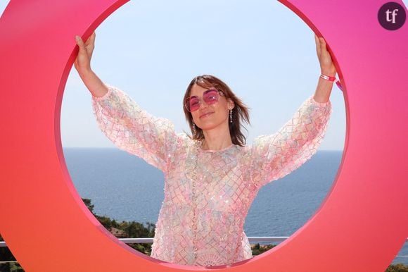 Natoo, la plus grande YouTubeuse de France, virée par Robert Pattinson et Jennifer Lawrence sur le tapis rouge à Cannes, elle s’explique !