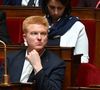 Or, très tôt, en septembre 2022, Jean-Luc Mélenchon défend publiquement Adrien Quatennens. L'espace d'un tweet virulent envers les médias et la justice, accusés à leur tour de procéder à une forme "d'acharnement" à l'encontre de la personnalité politique progressiste. La publication suscite une lourde polémique.