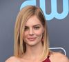Samara Weaving est une diva absolue.

Et elle l'assume avec une classe inouïe.