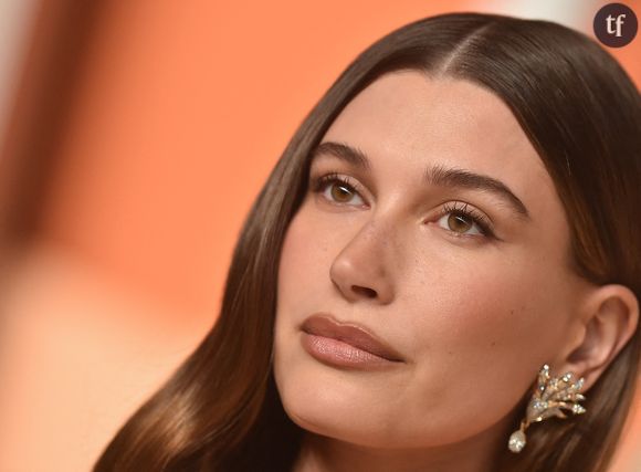 Hailey Bieber a souffert d'une hémorragie post-partum après avoir donné naissance à son fils. A l'unisson de Jennifer Lawrence, elle détaille l'expérience du post partum, ce grand impensé qui concerne toutes les femmes.