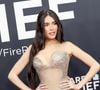 Le sex symbol, que beaucoup comparent à Megan Fox (autre icône queer, via Jennifer's Body, film d'horreur culte) mais qui prône davantage l'inspiration de Lana Del Rey, y délivre des mots salvateurs posés comme un solide rempart face aux lesbophobes : "Ceux que l'orientation sexuelle des gens qu'ils ne connaissent pas dérange, je ne vous comprendrais jamais..."