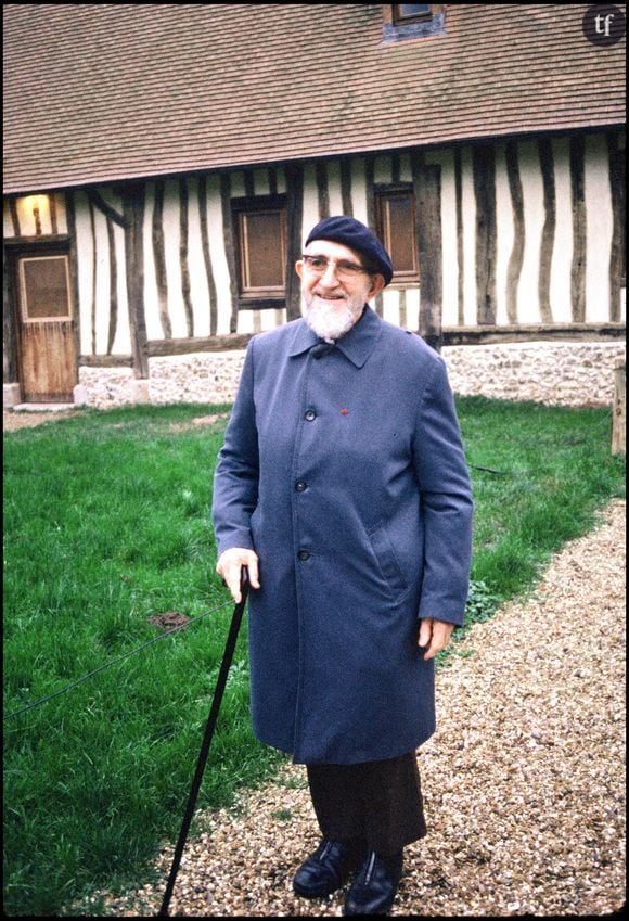 Parmi ces paroles qui s'énoncent : celle de Danièle Moulin. Danièle Moulin, aujourd'hui âgée de 73 ans, connaît bien l'Abbé.