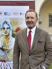 "Je suis SDF" : Kevin Spacey est accusé de viols par quatre hommes mais se victimise, #MeToo aurait détruit sa vie
