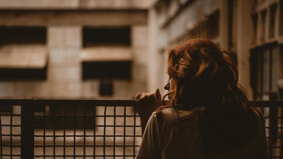 "Etre alcoolique et être une femme, la double peine !" : L’alcoolisme au féminin, un gros tabou enfin déconstruit ?