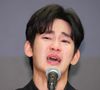 Kim Soo-hyun en larmes lors d'une conférence de presse dans un hôtel de Séoul le 31 mars 2025