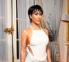 La star sait aussi comment faire parler d'elle par le biais de sa marque. Après avoir fait polémique en commercialisant un masque gainant pour le visage en juillet dernier, Kim Kardashian a eu une nouvelle idée : lancer des culottes poilues. Lancés le 14 octobre 2025, ces strings avec des poils pubiens intégrés, vendus à 42 euros sont déjà en rupture de stock. Lancée en 2019, sa marque de sous-vêtements et de shapewear SKIMS s’est étendue plus largement aux maillots de bain et au prêt-à-porter, dont une collection d’articles de sport en collaboration avec Nike.