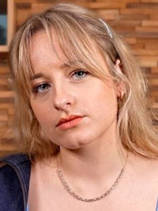 "T'as des gros seins" : cette YouTubeuse révèle les DMs hallucinants des porcs