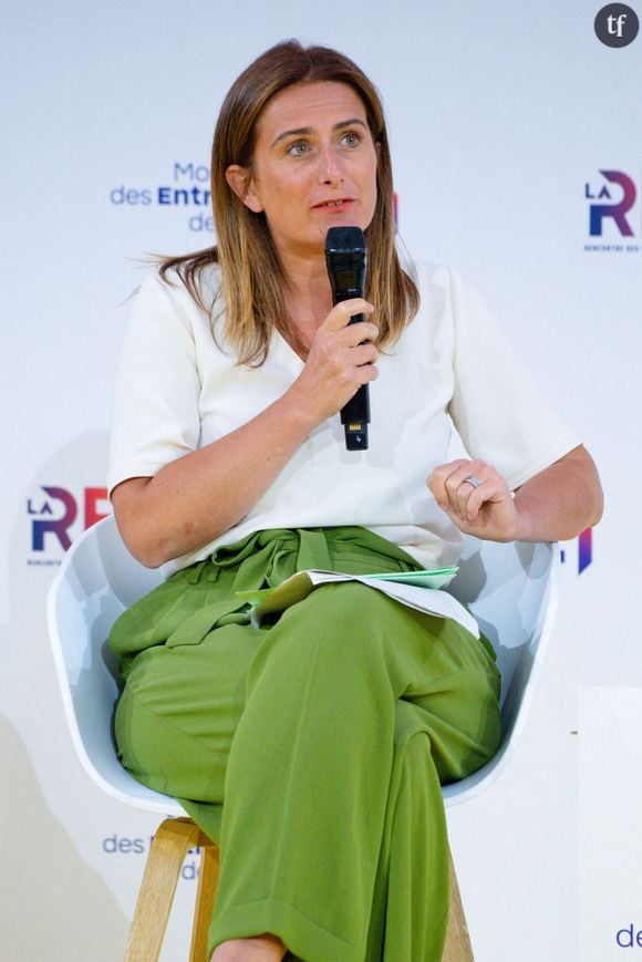 Au micro de La parole toujours, elle détaille encore : "On vit dans une société qui trouve que c'est normal de toujours faire des commentaires sportifs sur les femmes. Est-ce qu'elle s'exprime bien, 'est-ce que son décolleté est trop profond... Toujours ! Lâchez-nous la grappe !"