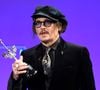 "On a pas besoin de lui !": Johnny Depp de retour dans cette saga mythique malgré les scandales ? Les fans réagissent