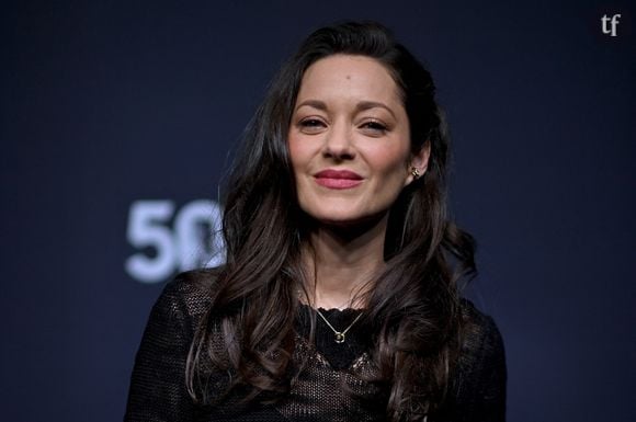 L'ambassadrice de Chanel adore porter les créations de la maison de haute couture lors de ses apparitions publiques... Et une fois de plus, Marion Cotillard a divisé les esprits.