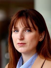 "La position de la cuillère dès le premier date" : cette chroniqueuse de Quotidien s'amuse de l'injonction au sexe et c'est absolument jubilatoire