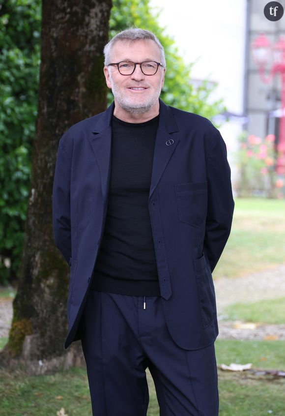 "Pendant longtemps, j’ai imaginé que si je préférais coucher avec des garçons, c’est parce que je n’avais pas de succès auprès des filles", témoigne non sans humour Laurent Ruquier.