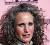 Les femmes sexas, exclues d'Hollywood ? C'est en tout cas ce que dénonce Andie MacDowell dans une nouvelle et rare prise de parole. La mère de Margaret Qualley, demeurée iconique pour toute une génération grâce à Quatre mariages et un enterrement, fustige aujourd'hui l'âgisme qui sévit dans l'usine à rêves.