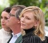 "Il y a tellement de choses que j’ai envie de faire dans ma vie... Etre actrice c'est apprendre à être à l’aise avec l’inconfort d’une vie sous les projecteurs. Quand on passe dans un talk-show, ou même une simple interview, puis qu’on voit des extraits de ce qu’on a dit, sortis de leur contexte et mis en italique, ça résonne de façon démesurée. Ce n’est pas moi, ça..."