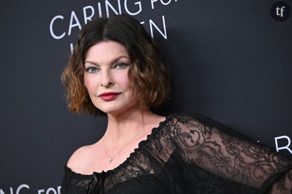 Pour Harper’s Bazaar, Linda Evangelista s’est livrée sur son rapport à son corps et au vieillissement. "Je dois suivre une thérapie pour réussir à apprécier ce que je vois dans le miroir… et, à vrai dire, je ne me regarde toujours pas. Je ne voulais pas me regarder, parce que je ne m’aimais pas", confie-t-elle au magazine américain.