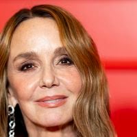 "Être une femme de plus de 50 ans est un non sujet" : cette actrice d'Emily In Paris tacle l'âgisme