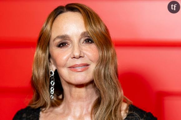 Philippine Leroy-Beaulieu campe le rôle de Sylvie Grateau dans la série Emily In Paris.