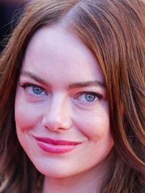 "Mais qu'est-ce qu'elle a fait ?" : Emma Stone méconnaissable, son nouveau look fait rager les machos