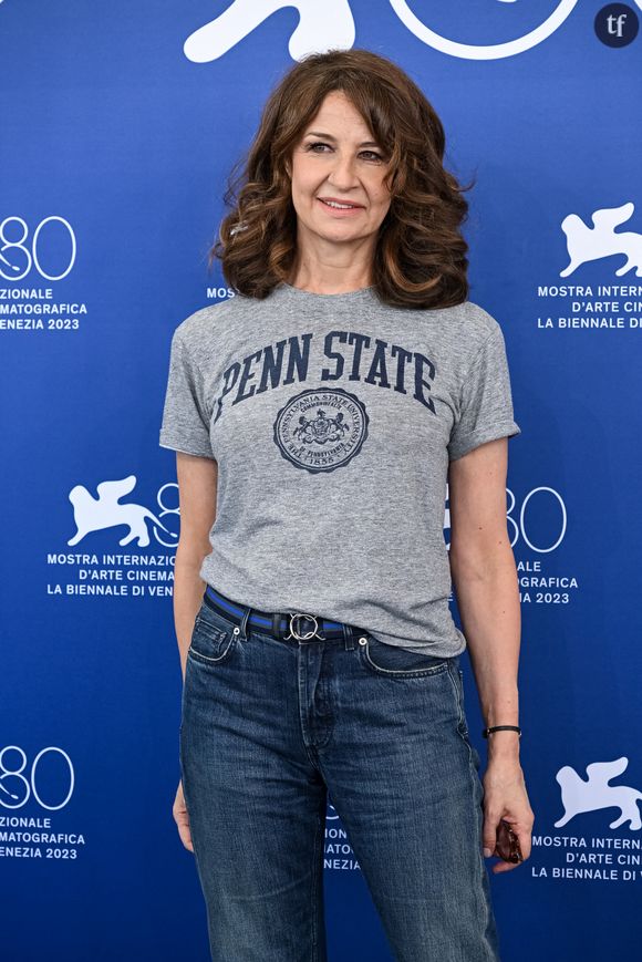 Valérie Lemercier témoigne sans chichis : "Oui quand j'avais 23 ans, je n’étais pas très bien..."