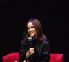 "Elle porte une culotte menstruelle ?!" : Natalie Portman ose un look audacieux mais les internautes s'acharnent