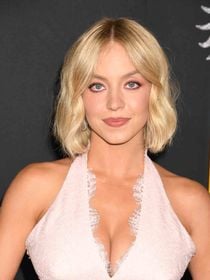 "Elle s'hyper sexualise", "femme-objet" : Sydney Sweeney se dévoile en lingerie mais ces photos scandalisent, est-ce normal ?