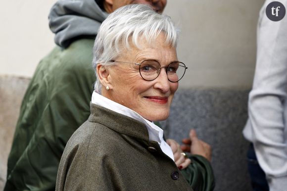 Aux côtés de Kim Kardashian, elle éblouit dans All's Fair. La diva octogénaire n'a pas dit son dernier mot. Et parle de ses seins sans filtre.