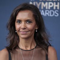 "Décolleté indécent" : Karine Le Marchand couronnée Chevalier des Arts par Rachida Dati, mais les sexistes dézinguent sa "tenue trop sexy et inappropriée"