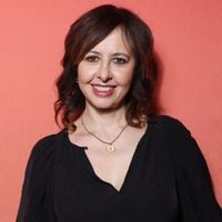 “Bertrand Cantat a détruit ma famille”, dénonce Valérie Bonneton dans son hommage à Marie Trintignant, victime de féminicide