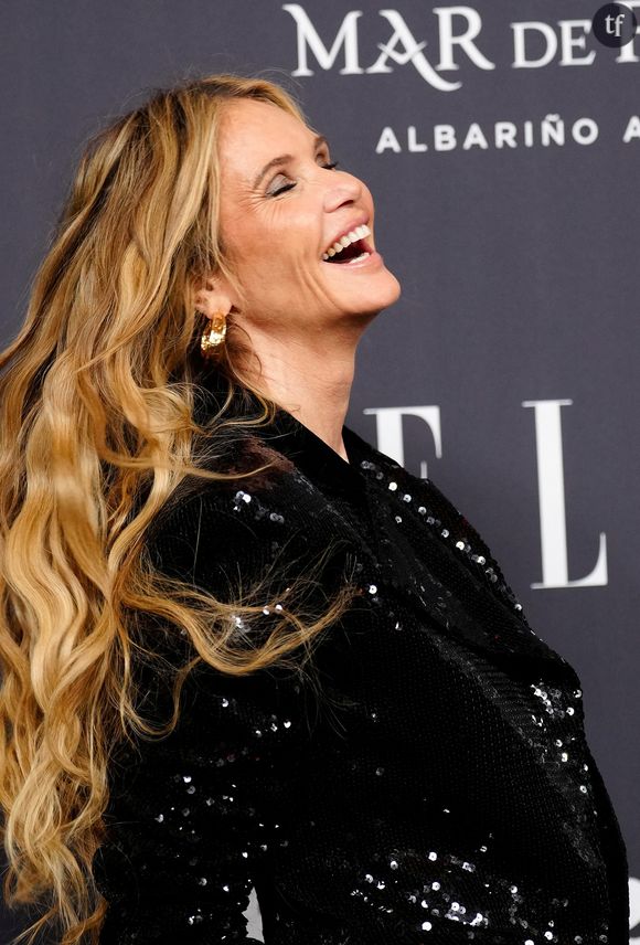 “Sexy à 61 ans” : cette mannequin se dévoile en dentelle transparente et flanque une gifle aux sexistes "anti-vieilles" de tout poil