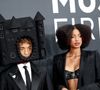 Mais si la venue de Léa Seydoux et Emma Stone a suscité moins d'émoi, le nouveau look de Jaden Smith a engendré quantité de réactions au ras des pâquerettes. Florilège : "C'est une fille ?", "J'ai cru que c'était sa soeur", "Il a pris les vêtements de sa soeur ?", "Un homme qui s'habille comme ça, c'est honteux".