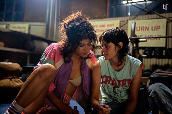 Face à cela, comme après tant de coming out - celui de la chanteuse belge Angèle il y a quelques années par exemple - on ne peut que rappeler l'importance de la visibilité lesbienne, de dire les termes (lesbophobie, lesbienne) et de préciser, que, non, la visibilité LGBTQ n'est pas une "question privée".