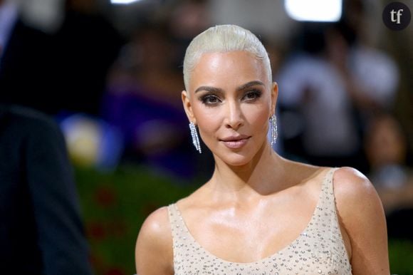 "Un million de photos d'elle en bikini existent", "Pour elle c'est comme aller bosser" : Kim Kardashian n'échappe pas aux haters sur les réseaux sociaux ! "C'est sa tenue pour aller bosser ?", "Il existe une million de photos d'elle en bikini", "On en a marre", "On s'en fout tellement de cette femme", "Arrêtez de nous partager ses photos", "C'est si chiant"...